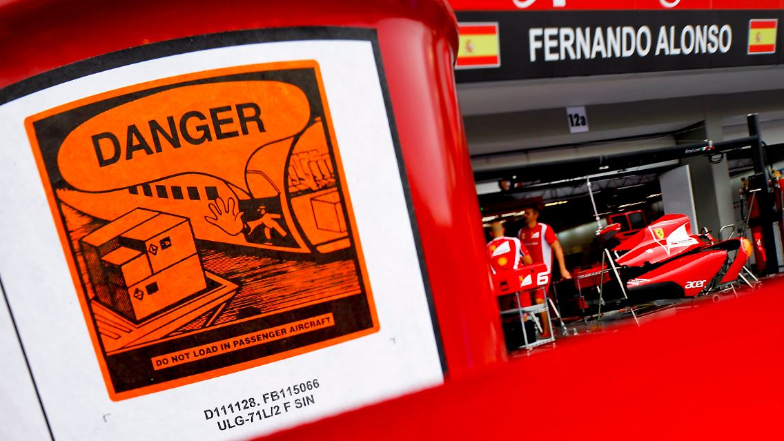 Fernando Alonso ist bereits Doppel-Weltmeister und hat viel Respekt für Vettels Leistung. In Singapur gewinnen will er trotzdem.