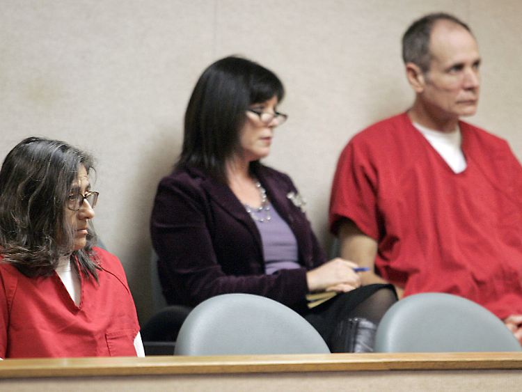Dugards Peiniger, Nancy und Phillip Garrido, mit ihrer Anwältin während des Prozesses.