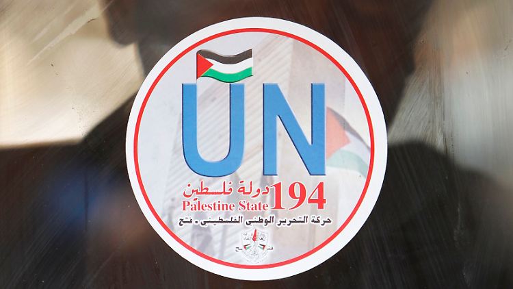 Ein Aufkleber "Palästina 194. UN-Staat" im Flüchtlingslager Ain al-Hilweh in Südlibanon.
