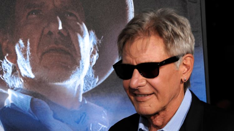 auch wenn er nicht gerne ins Kino geht, seine eigenen Premieren (zuletzt "Cowboys und Aliens") schaut sich Ford dann doch an.