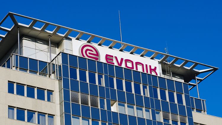 Evonik-Zentrale in Essen: Durch einen erfolgreichen Börsengang würde der Chemiekonzern zum Dax-Kandidaten werden.