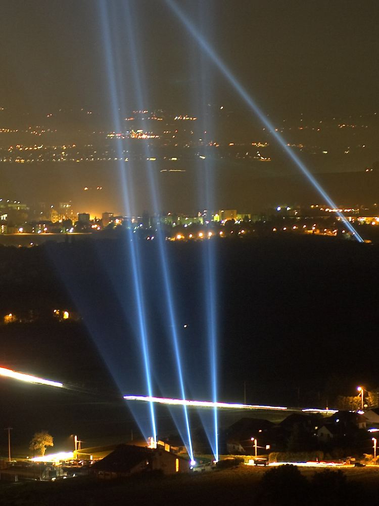 Winzige Teilchen fliegen schneller als Licht, wie Forscher des CERN herausfanden.
