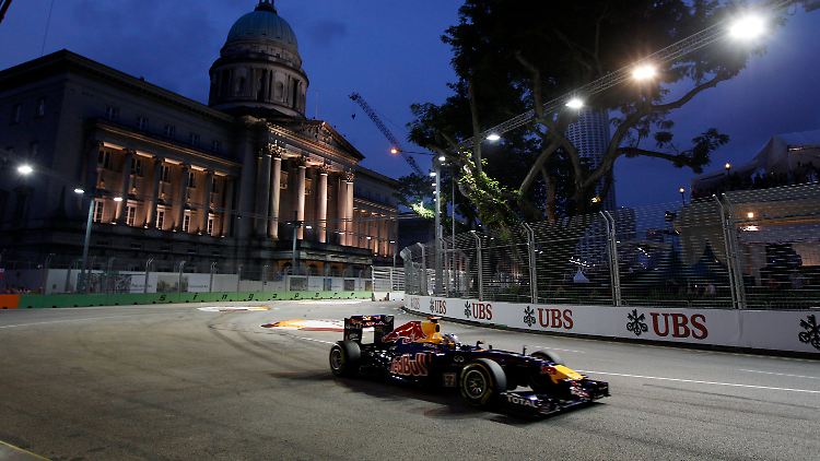 Weltmeister Sebastian Vettel steuert in Singapur auf Titelkurs.