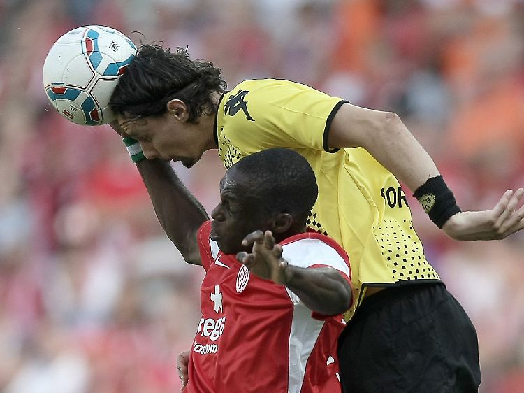 Der Meister kann es noch: Neven Subotic feierte mit Borussia Dortmund bei seinem Ex-Klub FSV Mainz einen ebenso glücklichen wie verdienten 2:1-Sieg und beendete die Mini-Krise.