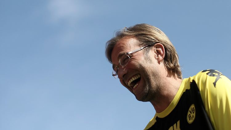BVB-Coach Jürgen Klopp kann das Fußballleben wieder genießen.