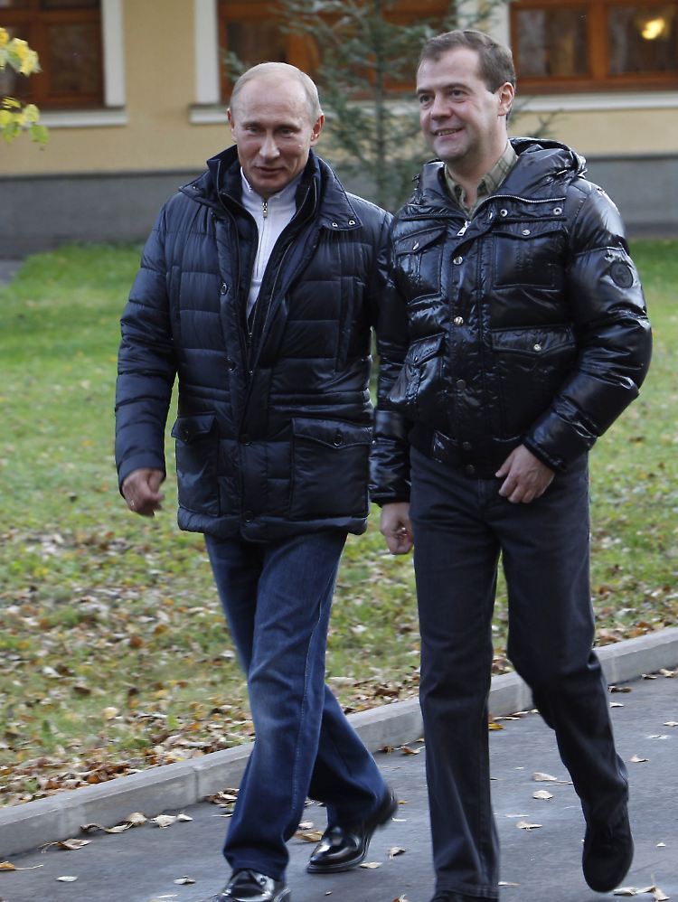 Der starke Mann für das heimische Publikum, der "Reformer" für westliche Investoren: das Tandem Putin und Medwedew.