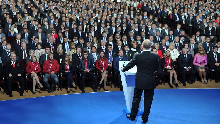 Vom Westen lernen heißt siegen lernen: Inszenierte Demokratie auf dem Parteitag in Moskau.