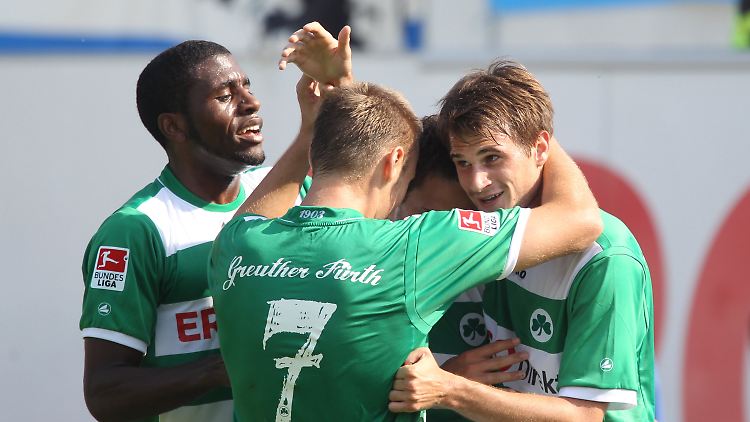Goalgetter: Christopher Nöthe (r.) brachte Fürth im ersten Durchgang in Führung.