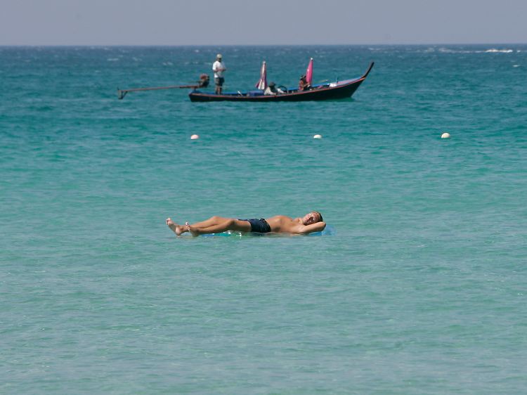 Einsamer Tourist in Phuket.