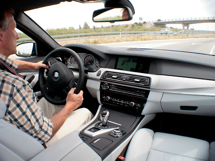 Business as usual: Im Innenraum geht es gewohnt sachlich und komfortabel zu.