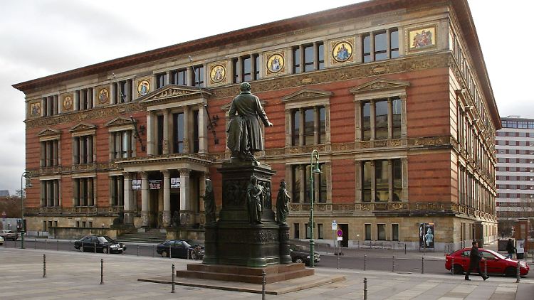 Der Eingang des Gropiusbaus musste verlegt werden, weil vor seiner Tür direkt die Mauer stand.