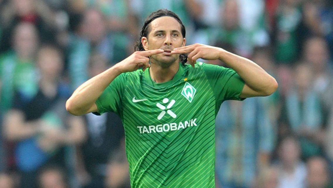 "Wir spielen gut, wir sind vorne und wir warten, ob der FC Bayern irgendwann fällt": Claudio Pizarro.