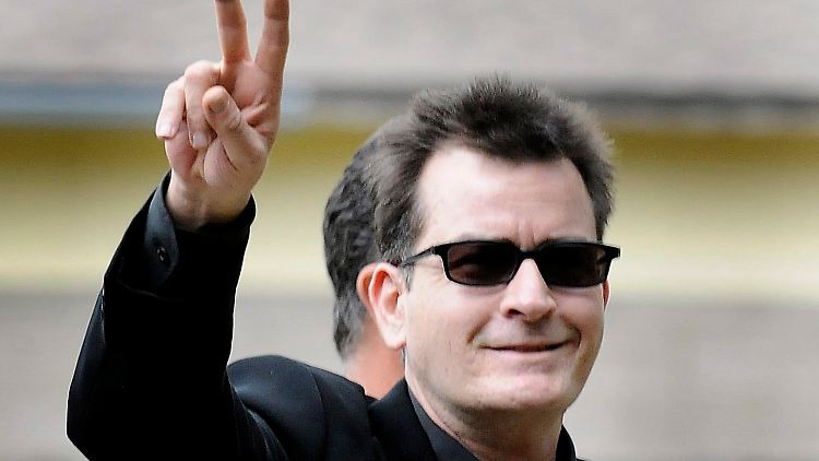 Charlie Sheen schließt Frieden mit den Produzenten.
