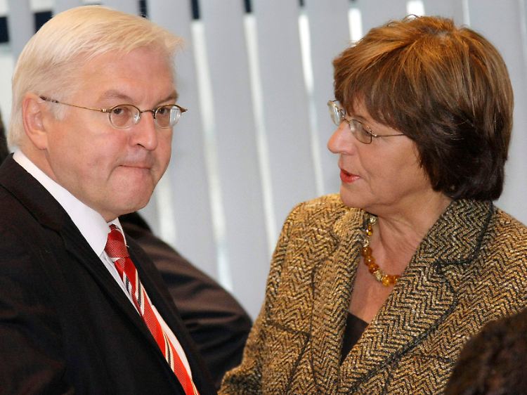 Steinmeier hat es auch ohne den Wirbel um Schmidt schon schwer genug.