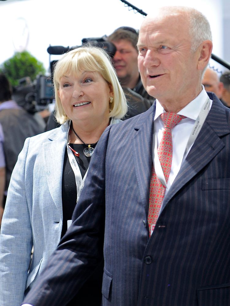 Piëch (hier mit Frau Ursula) ist noch nicht am Ziel.