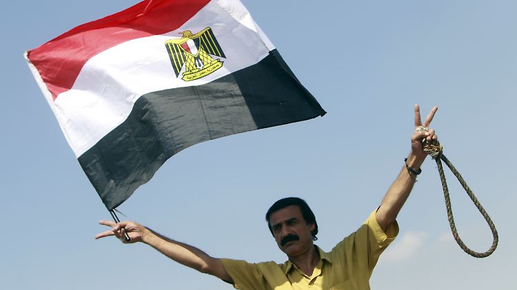 Hoffnung und Rache: Ägyptens Bevölkerung fordert noch immer Gerechtigkeit.