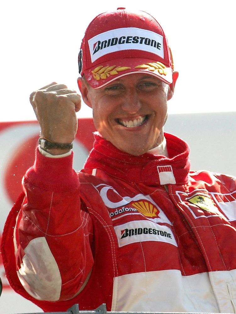 Bekanntes Bild: Schumi in Siegerpose.