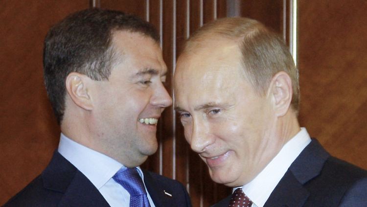 Medwedew und Putin: Bei Gazprom mischt die Politik mit.