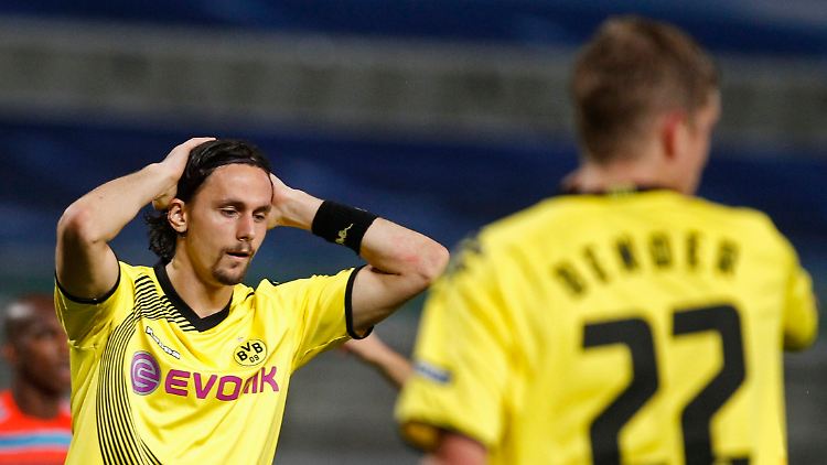 Ratlose Gesichter: die Dortmunder Neven Subotic, links, und Sven Bender.