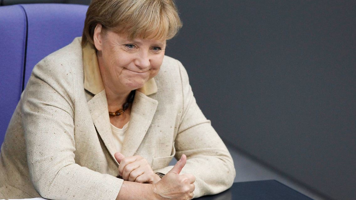 2011-09-29T101248Z_01_CVI356_RTRMDNP_3_EUROZONE-MERKEL.JPG7328200569215901038.jpg