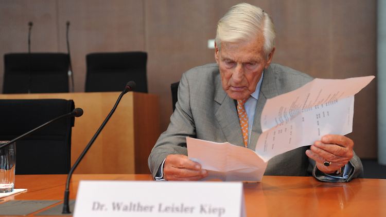 "Ich kann mir das nicht vorstellen": Walther Leisler Kiep vor dem Gorleben-Ausschuss des Bundestags.