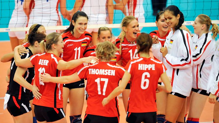 Deutschlands Volleyball-Frauen spielen nach dem Sieg gegen Tschechien um Edelmetall bei der EM.