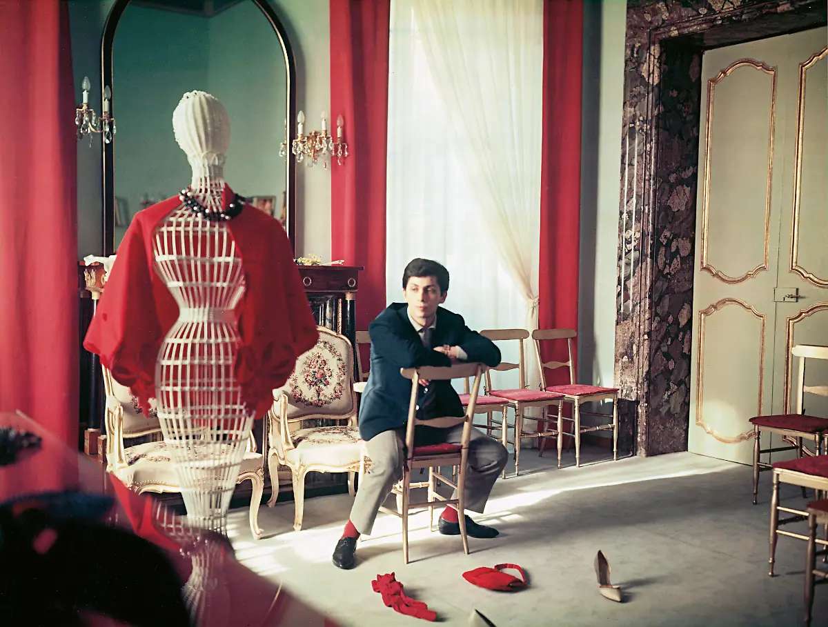 102A-JU-VALENTINO-05707