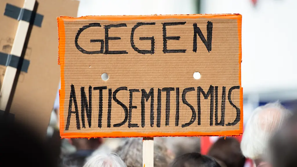 Die-Recherche-und-Informationsstelle-Antisemitismus-RIAS-in-Niedersachsen-stellt-ihren-Jahresbericht-fuer-2024-vor