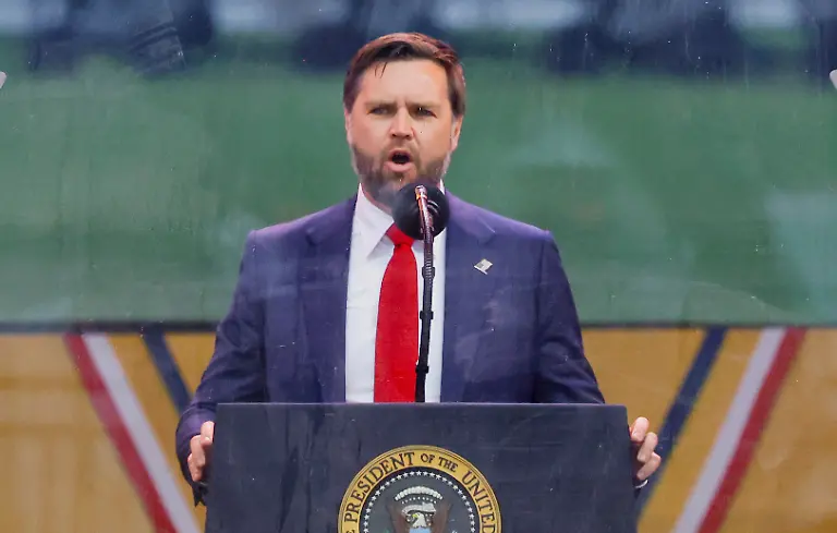 2025-06-15T003817Z-96690175-RC2O2FAR2KC1-RTRMADP-3-USA-TRUMP-PARADE