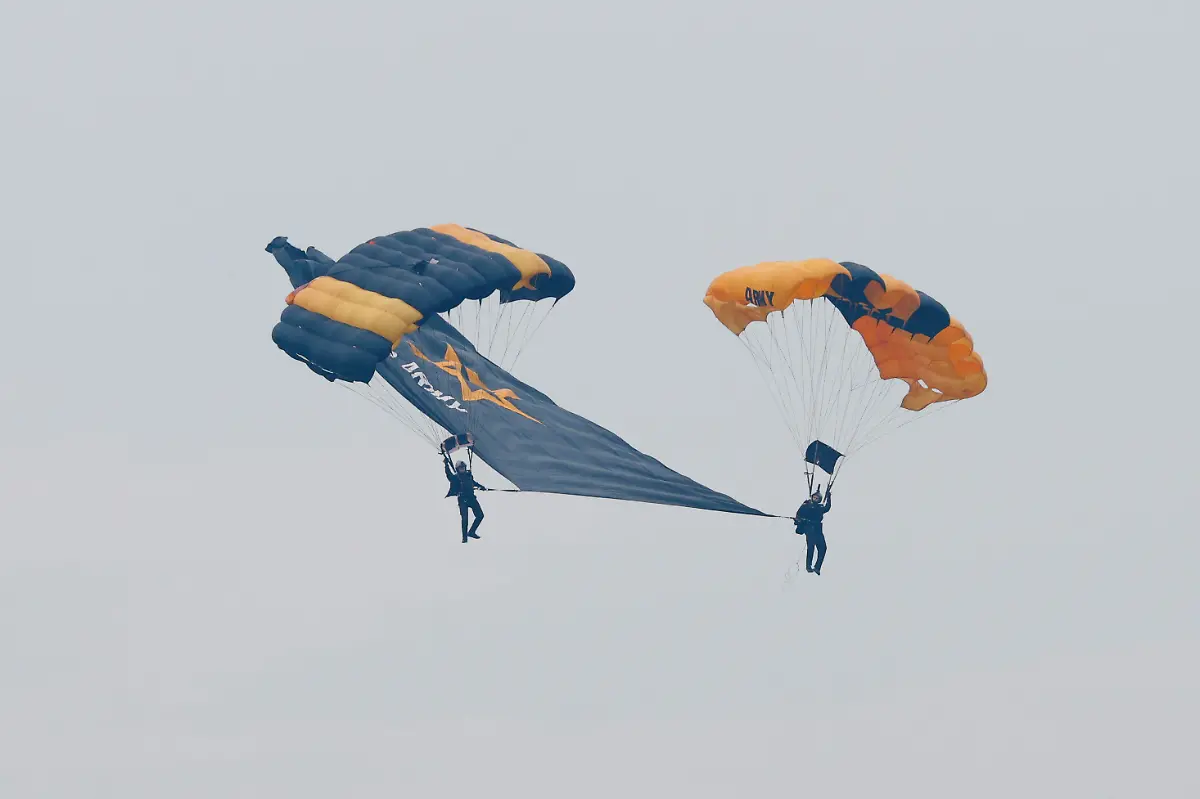 2025-06-14T225728Z-600818102-RC2M2FAQNKDK-RTRMADP-3-USA-TRUMP-PARADE