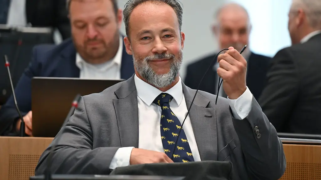 Der-rheinland-pfaelzische-AfD-Partei-und-Fraktionschef-will-Spitzenkandidat-fuer-die-Landtagswahl-im-Maerz-2026-werden