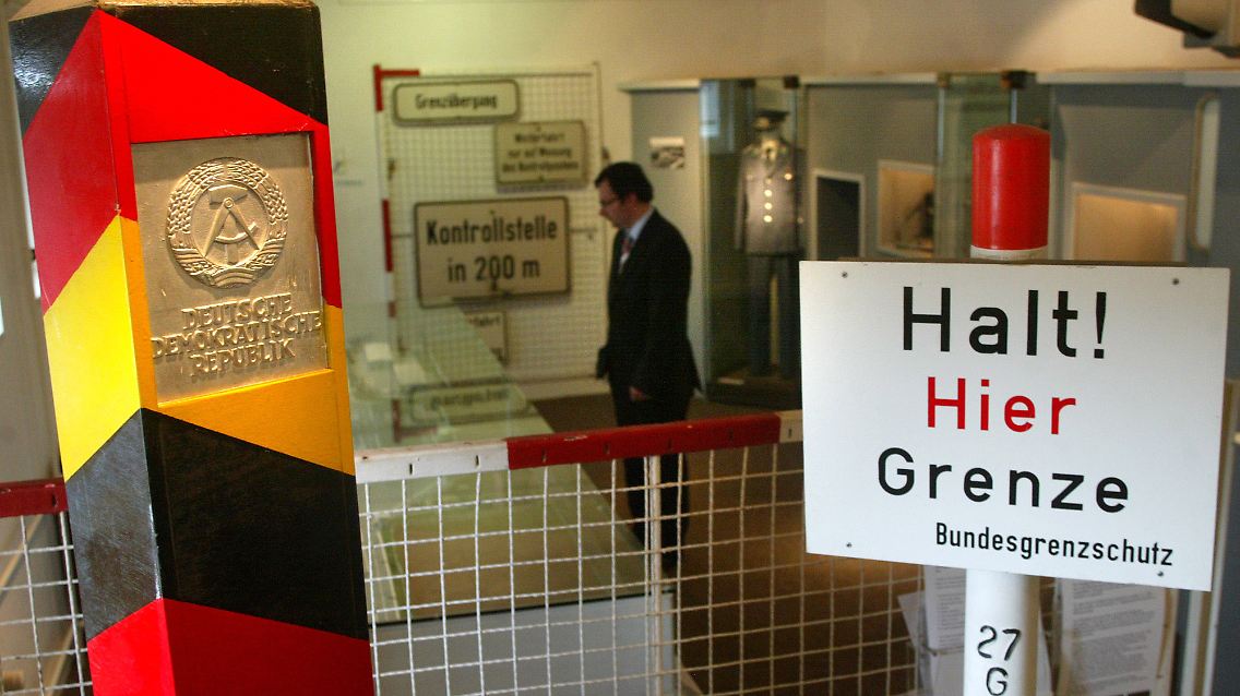 Das Grenzlandmuseum Eichsfeld an der heutigen Landesgrenze von Thüringen zu Niedersachsen wurde 1995 eröffnet und hat jährlich zehntausende Besucher.