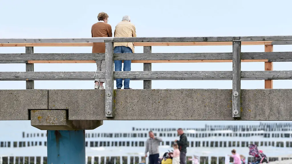 Den-Ruhestand-geniessen-Mit-dem-Rentenbescheid-und-der-ersten-Zahlung-beginnt-der-neue-Lebensabschnitt