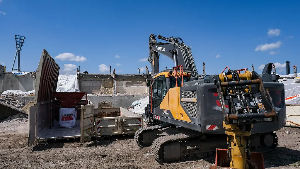 Die-Bauverwaltung-hat-angekuendigt-wie-der-asbestbelastete-Bauschutt-entsorgt-werden-soll