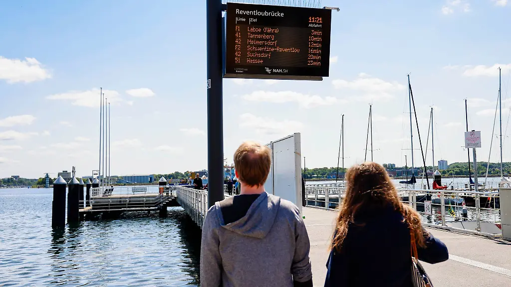 Verkehrsinformationen-in-Echtzeit-fuer-die-Foerdeschifffahrt