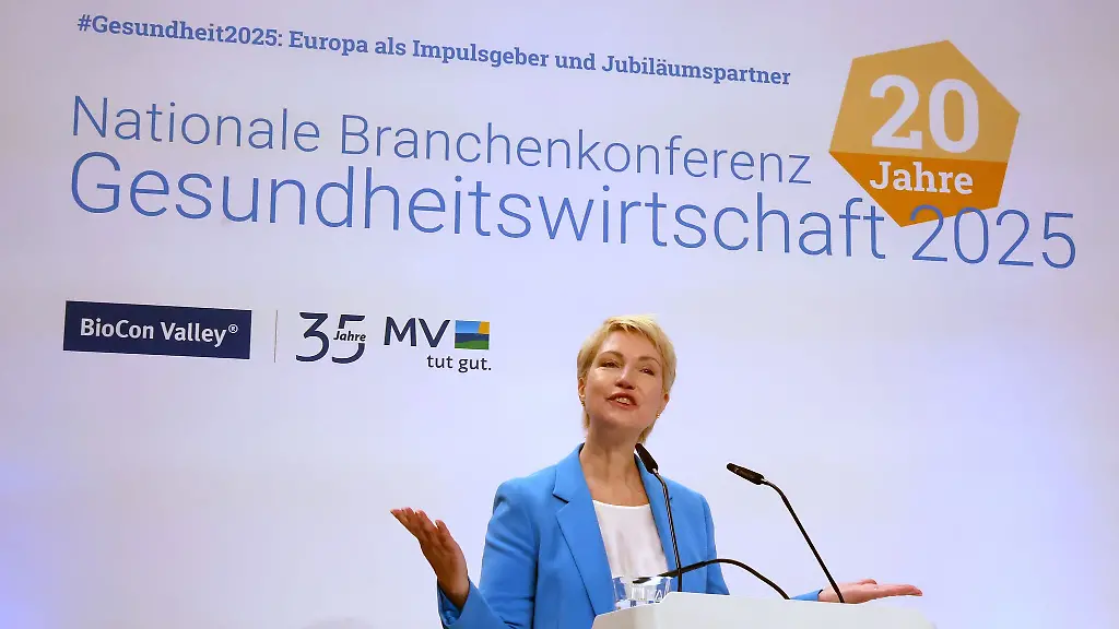 Ministerpraesidentin-Schwesig-eroeffnet-die-20-Nationale-Branchenkonferenz-Gesundheitswirtschaft