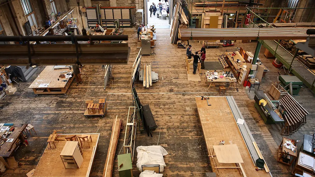 Die-Volksbuehne-ist-bekannt-fuer-ihre-oft-aufwendigen-Buehnenbilder