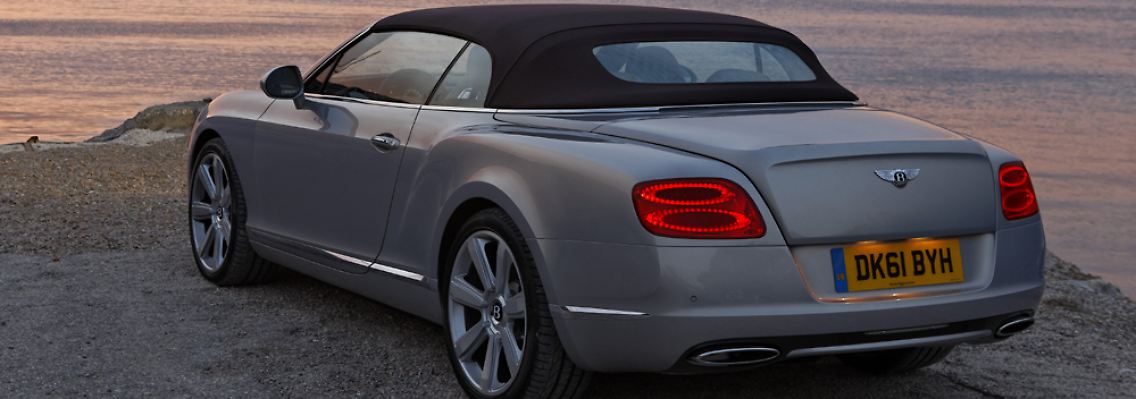 Tradition geht vor: Das Stoffdach des Continental GT von Bentley ist dreilagig und wird von sieben Bügeln gestrafft.