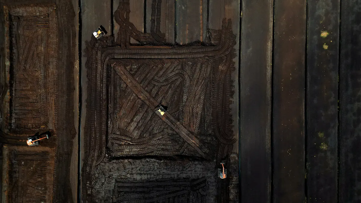 2025-06-07T113503Z-1626022467-RC2R77ALMSX1-RTRMADP-3-IRELAND-ENERGY-PEATLANDS