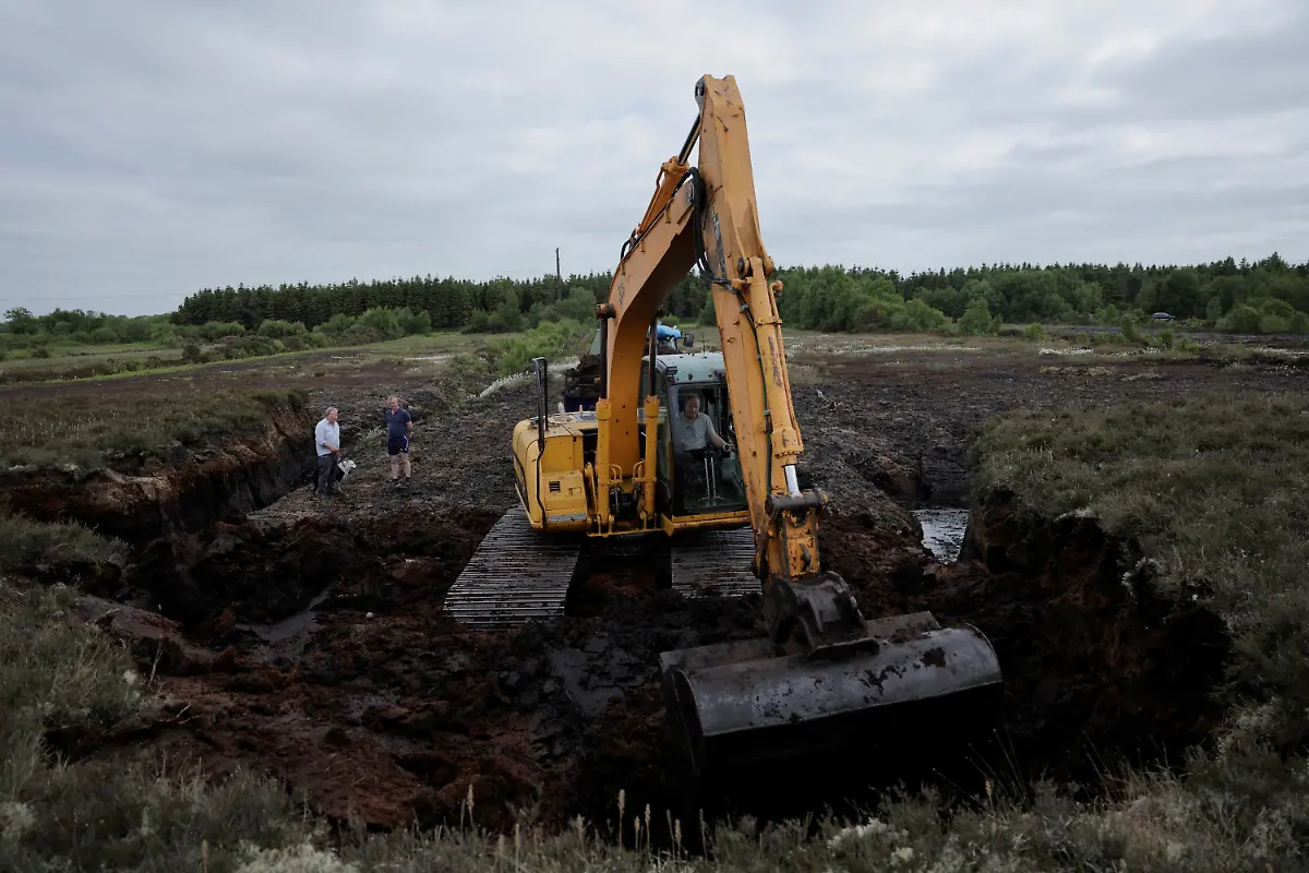 2025-06-07T113507Z-1753140381-RC2451AO7QVN-RTRMADP-3-IRELAND-ENERGY-PEATLANDS