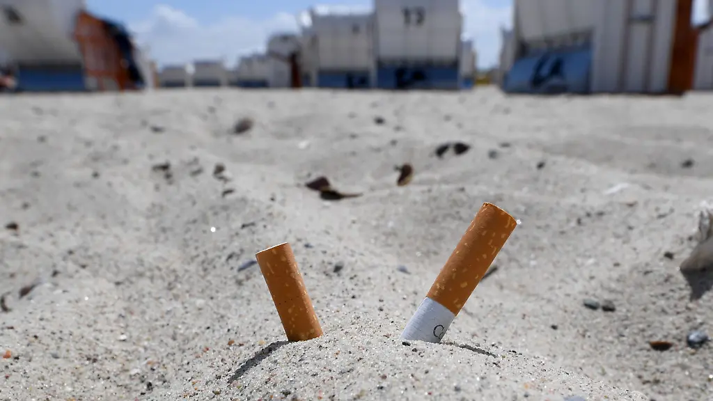 An-immer-mehr-Strandabschnitten-in-Mecklenburg-Vorpommern-darf-nicht-geraucht-werden