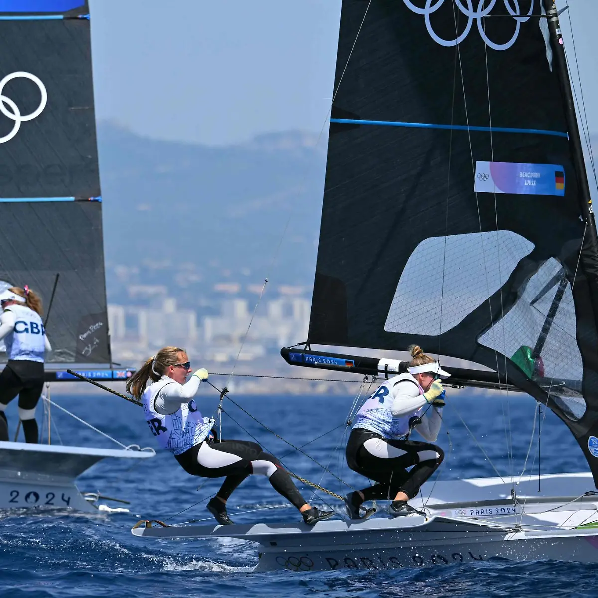 Die-Seglerinnen-Marla-Bergmann-und-Hanna-Wille-haben-erstmals-die-Europameisterschaft-in-der-olympischen-49erFX-Klasse-gewonnen