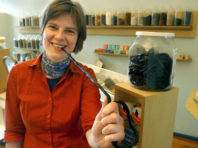 Ilse Böge in ihrem Laden in Berlin-Kreuzberg.