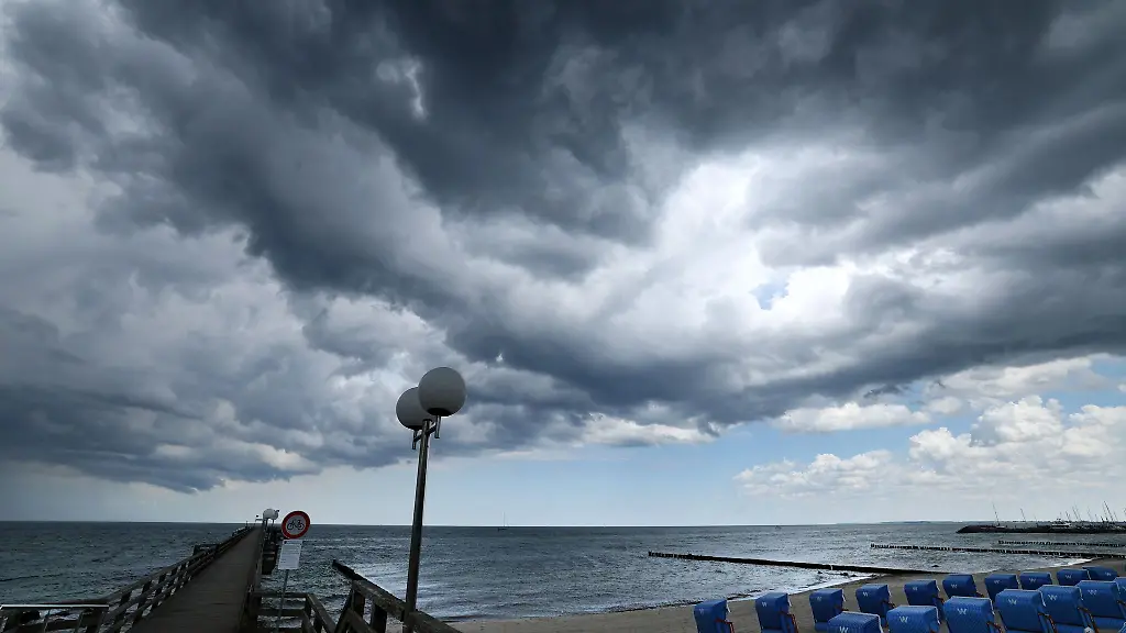 Kuehl-unbestaendig-und-windig-Das-Wetter-meint-es-ueber-Pfingsten-nicht-besonders-gut-mit-dem-Norden