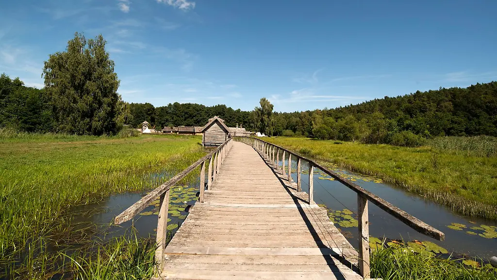 Das-landeseigene-Archaeologische-Freilichtmuseum-in-Gross-Raden-bei-Sternberg-widmet-sich-der-Slawenzeit