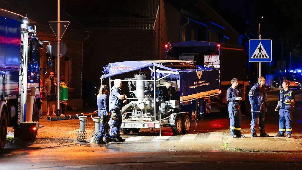 Nach-dem-Unwetter-am-Samstag-zeitweise-ohne-Strom-Erftstadt-Herrig