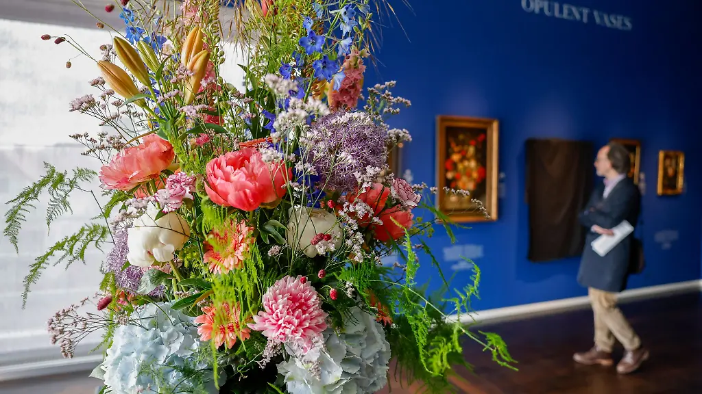 Um-1600-kamen-Blumenbilder-in-mehreren-Laendern-Europas-in-Mode