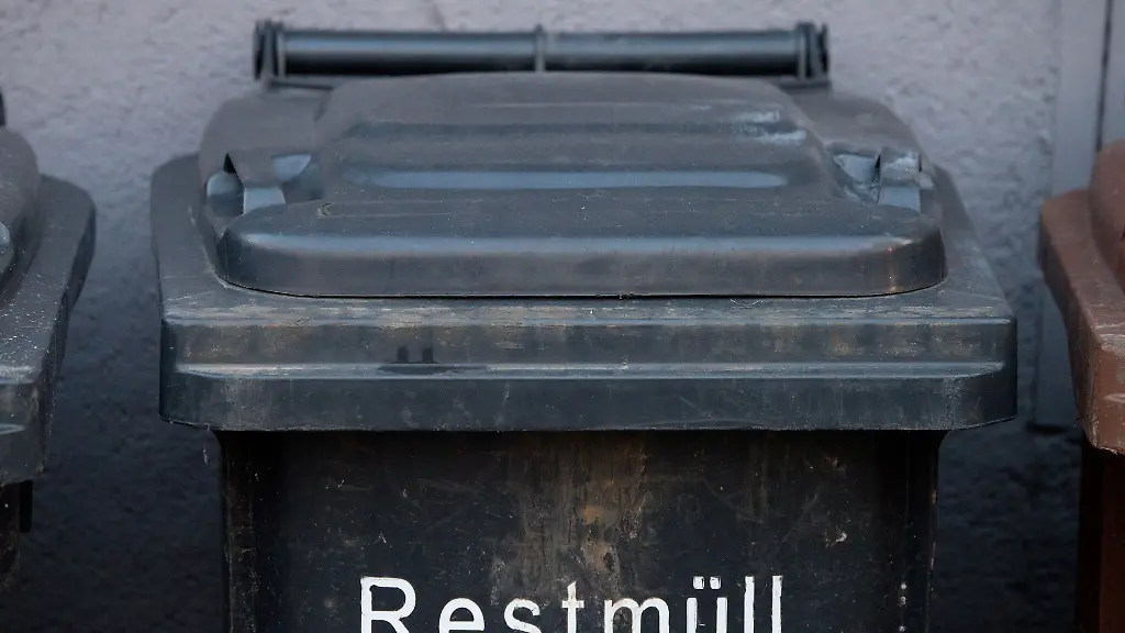 270-Liter-passen-in-eine-herkoemmliche-Restmuelltonne