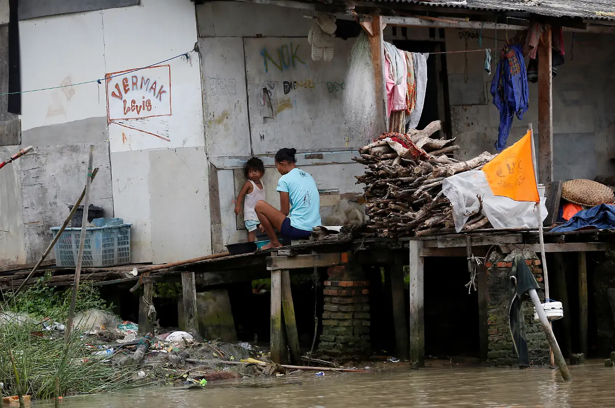 2018-03-02T003534Z-1382430877-RC1C67D3CBA0-RTRMADP-3-INDONESIA-RIVER