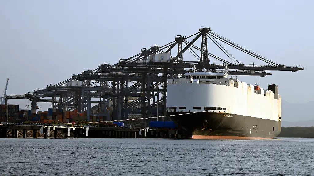 AFP-20250426-43JN4WF-v1-HighRes-MexicoEconomyTradePort